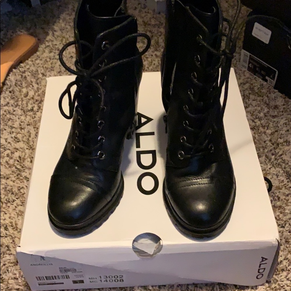 Boots - Picture 2 of 7